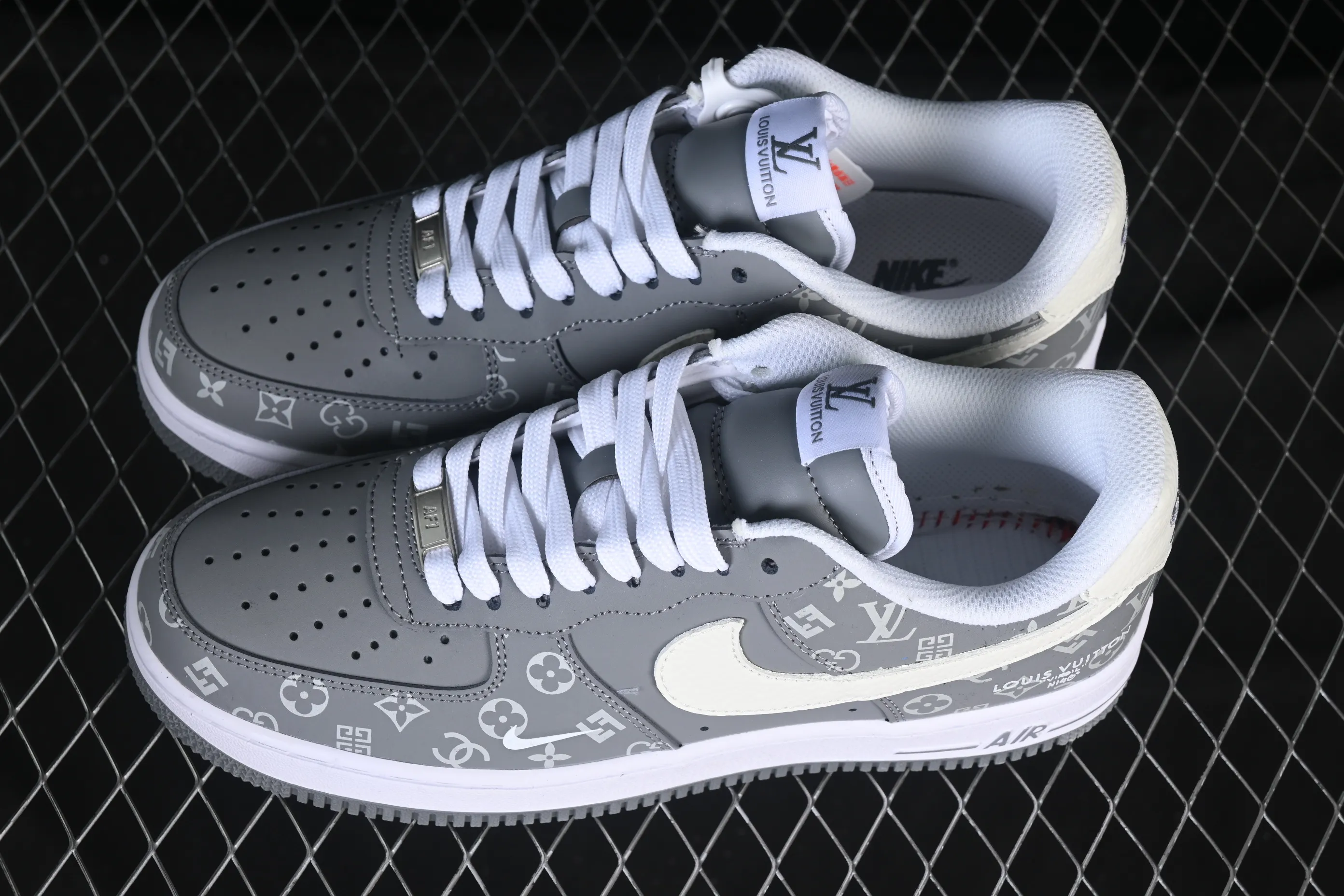 All categories Nk Air Force 1 Air Force series Nk Air Force 1 Low Air Force low-top Nike Air Force 1'07 Low joint gray and white print Air Force 1 low-top casual sneakers NH0601-575